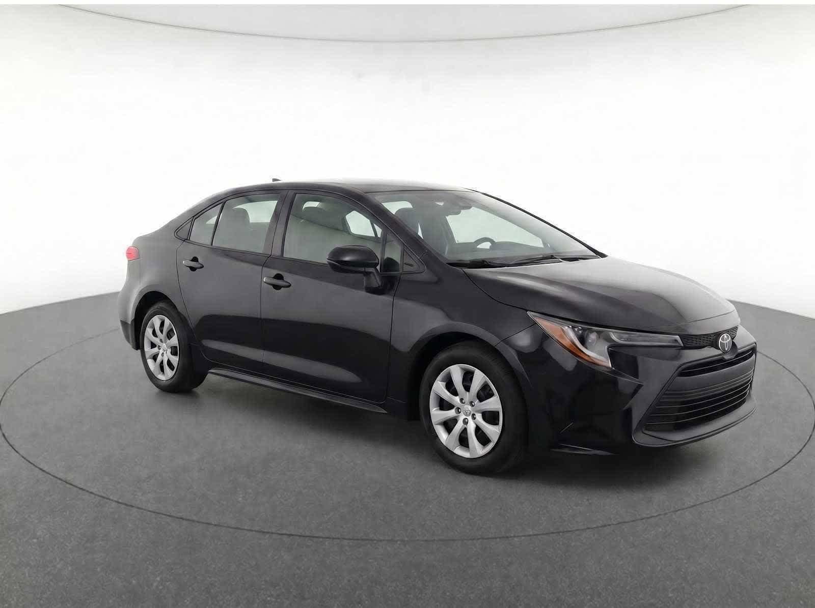 Thumbnail: 2023 Toyota Corolla - 3