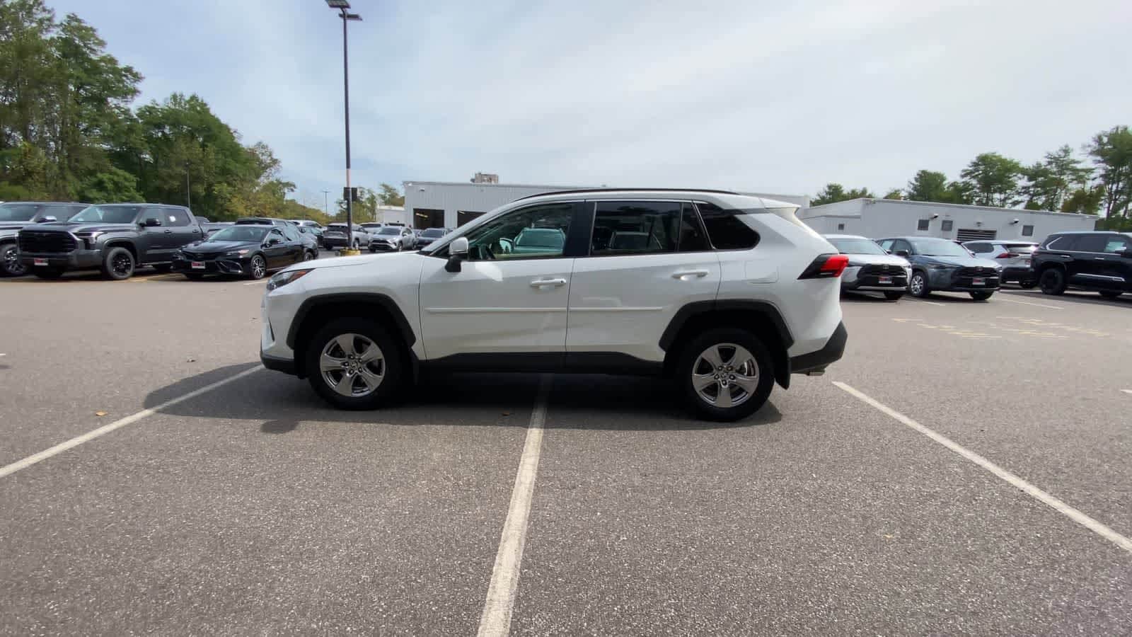 Thumbnail: 2022 Toyota RAV4 - 5