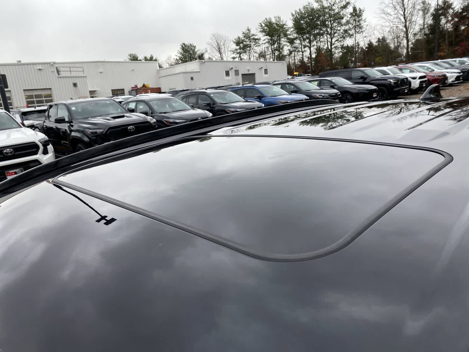 Thumbnail: 2025 Toyota RAV4 - 21