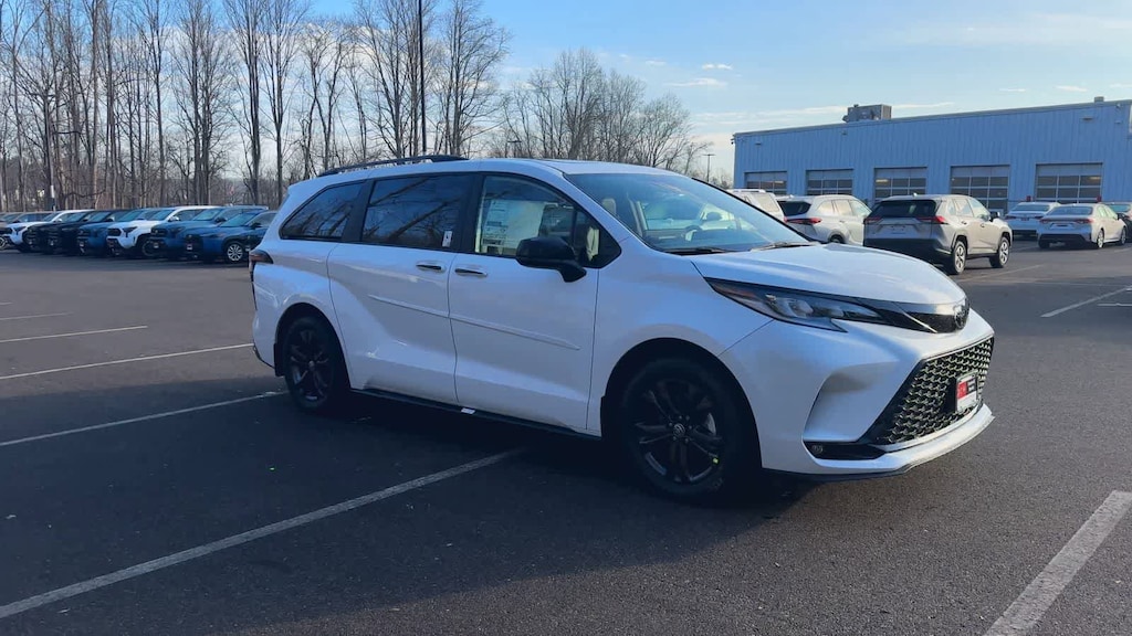 New 2026 Toyota Sienna XSE Van Passenger Van