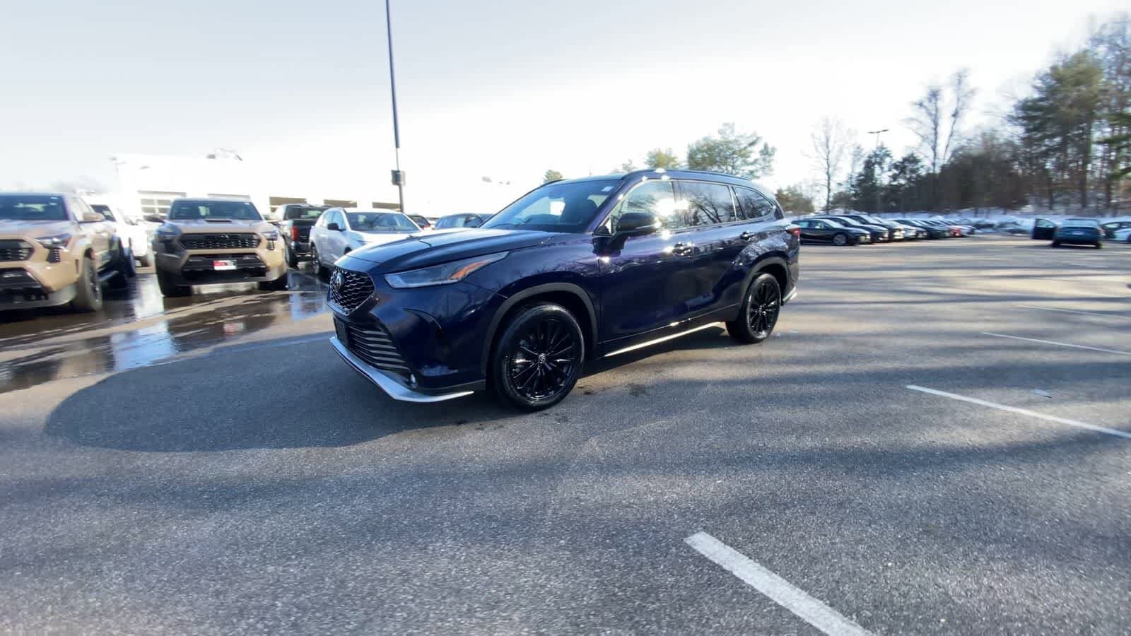 Thumbnail: 2025 Toyota Highlander - 7