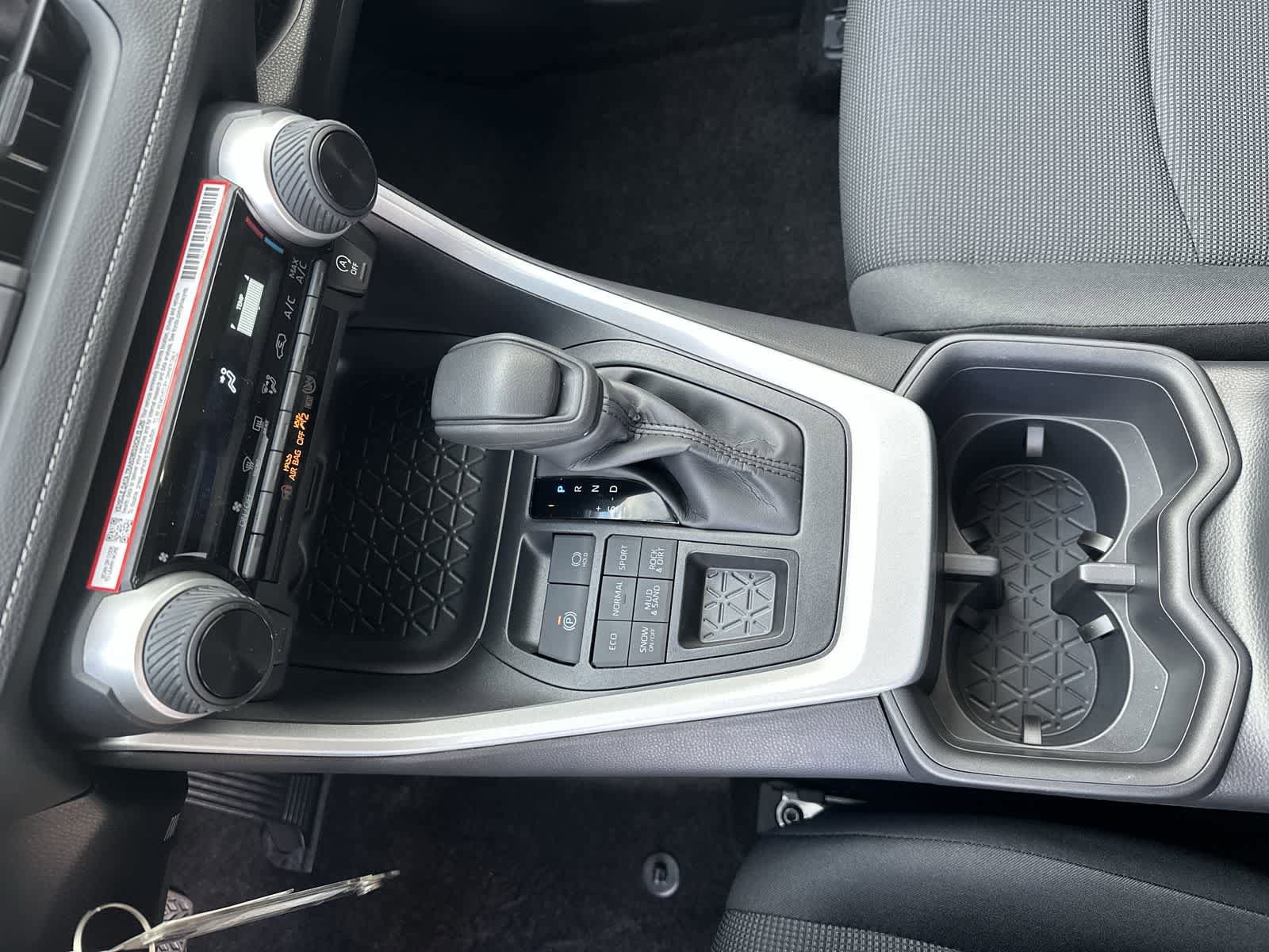 Thumbnail: 2025 Toyota RAV4 - 34