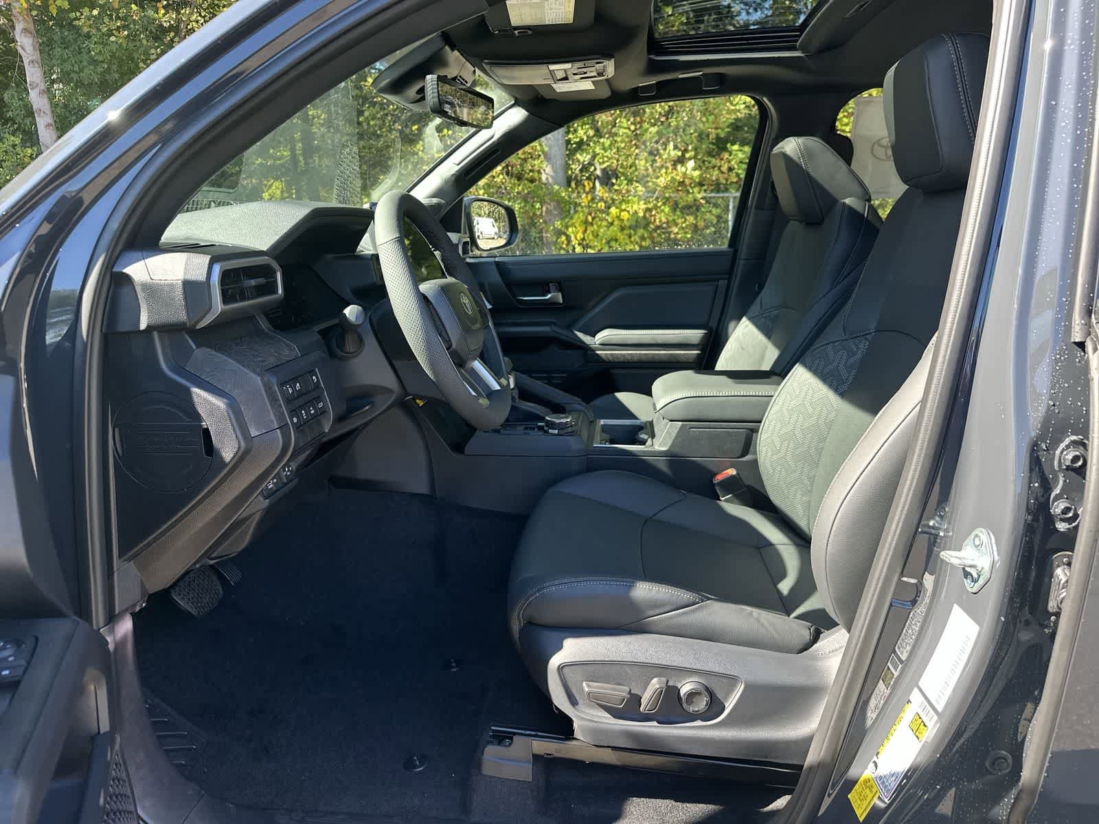 Thumbnail: 2025 Toyota Tacoma - 25