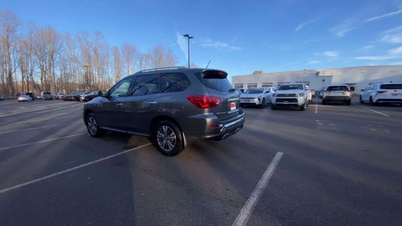 Thumbnail: 2018 Nissan Pathfinder - 11