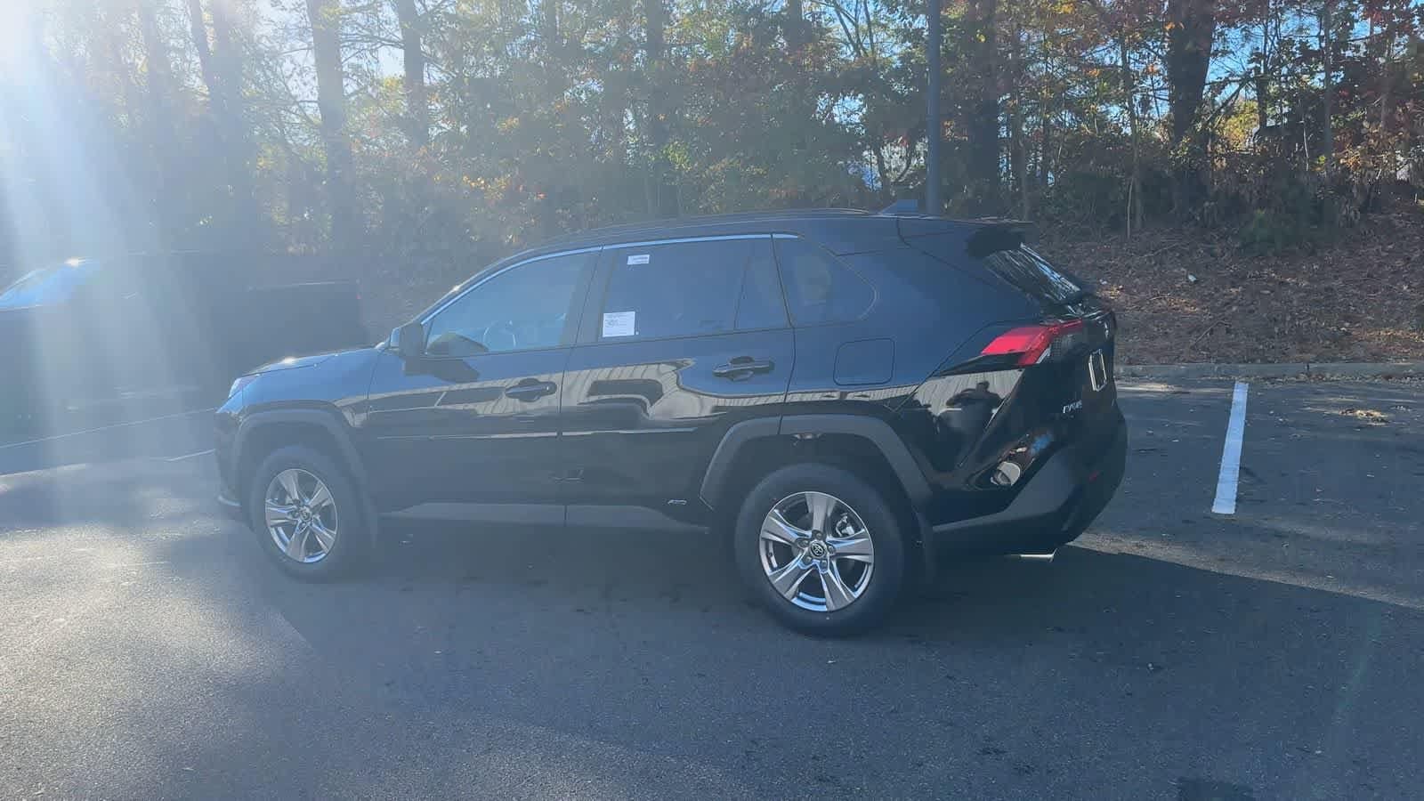 Thumbnail: 2025 Toyota RAV4 - 6