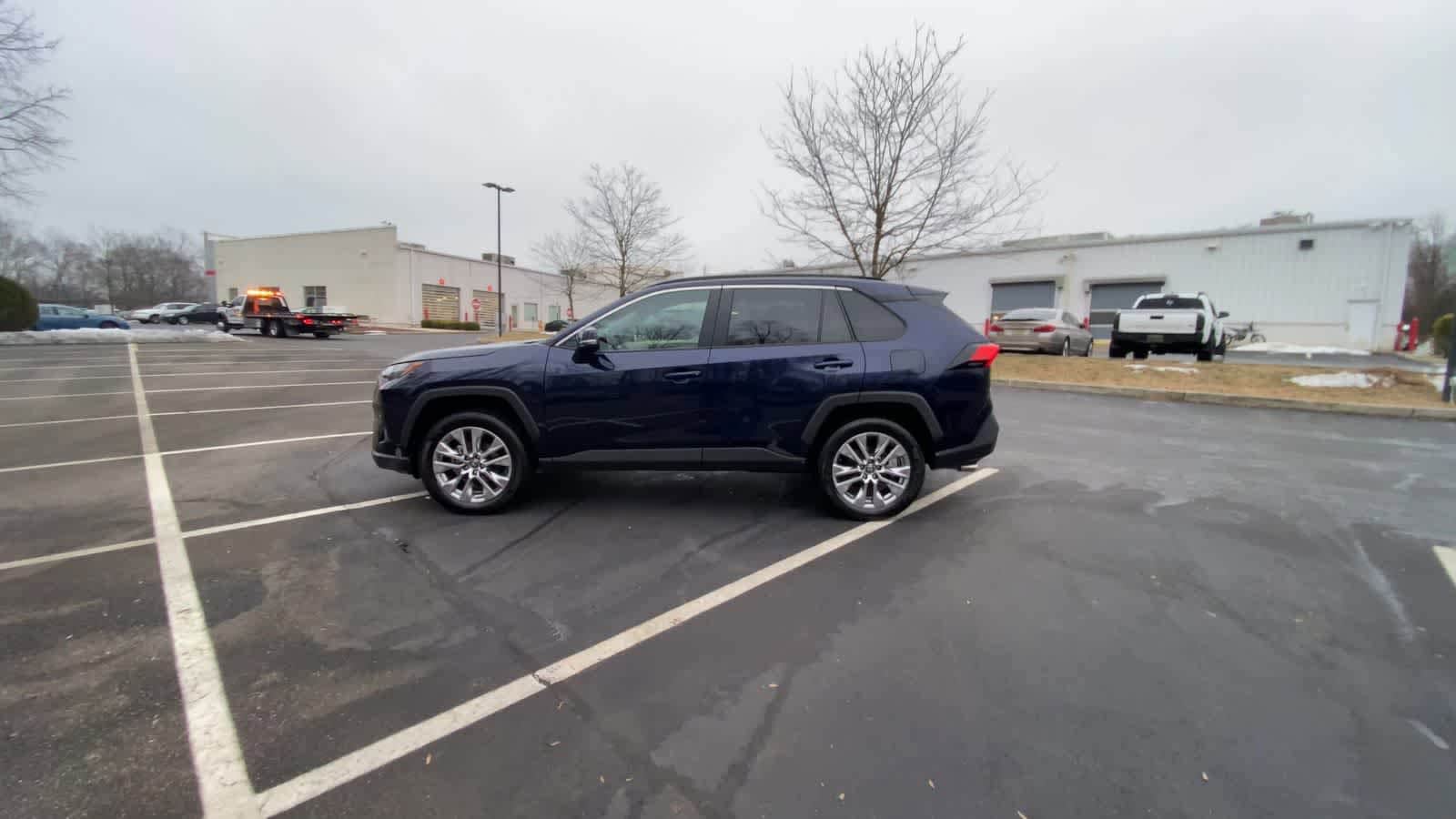 Thumbnail: 2025 Toyota RAV4 - 10