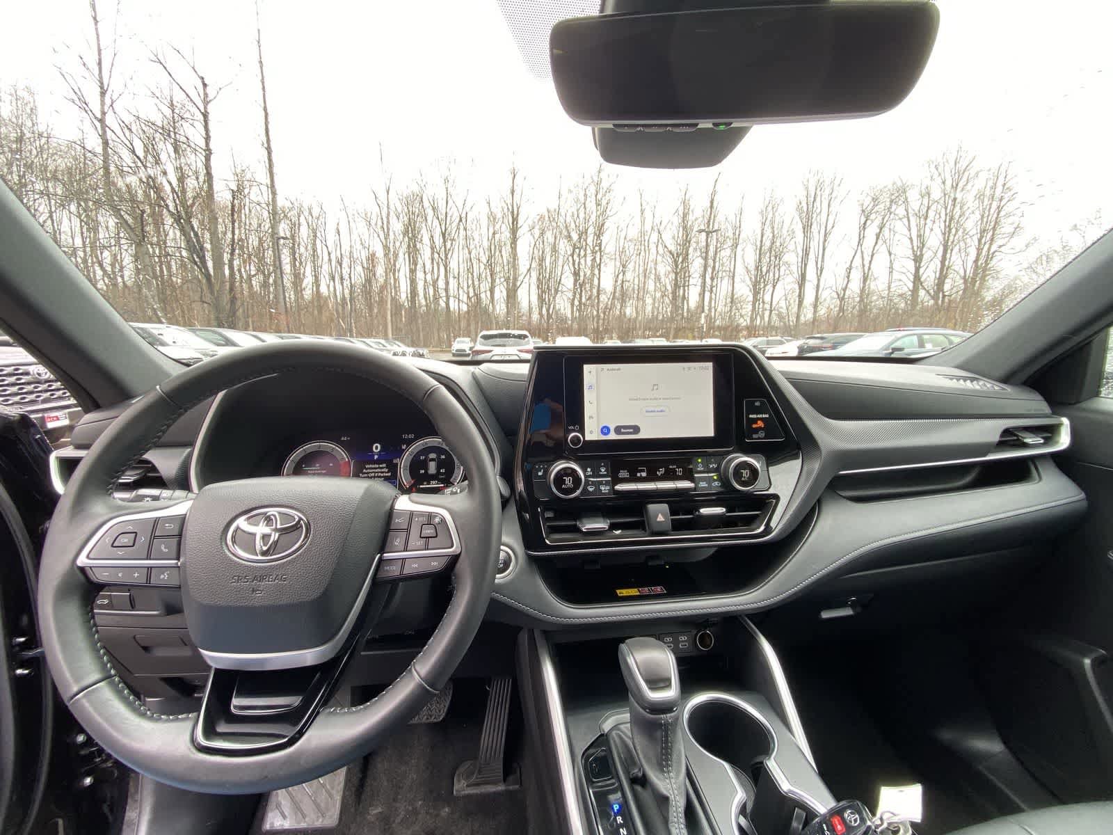 Thumbnail: 2025 Toyota Highlander - 23