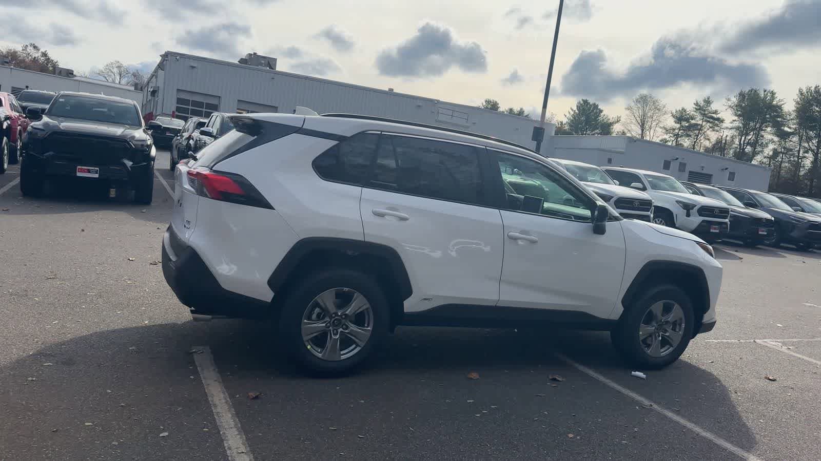 Thumbnail: 2025 Toyota RAV4 - 9