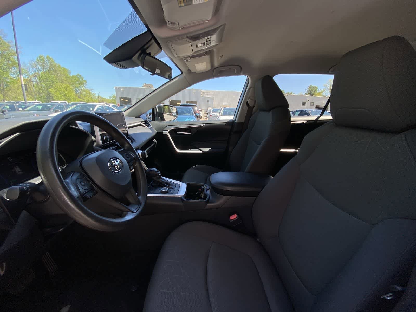 Thumbnail: 2024 Toyota RAV4 - 16