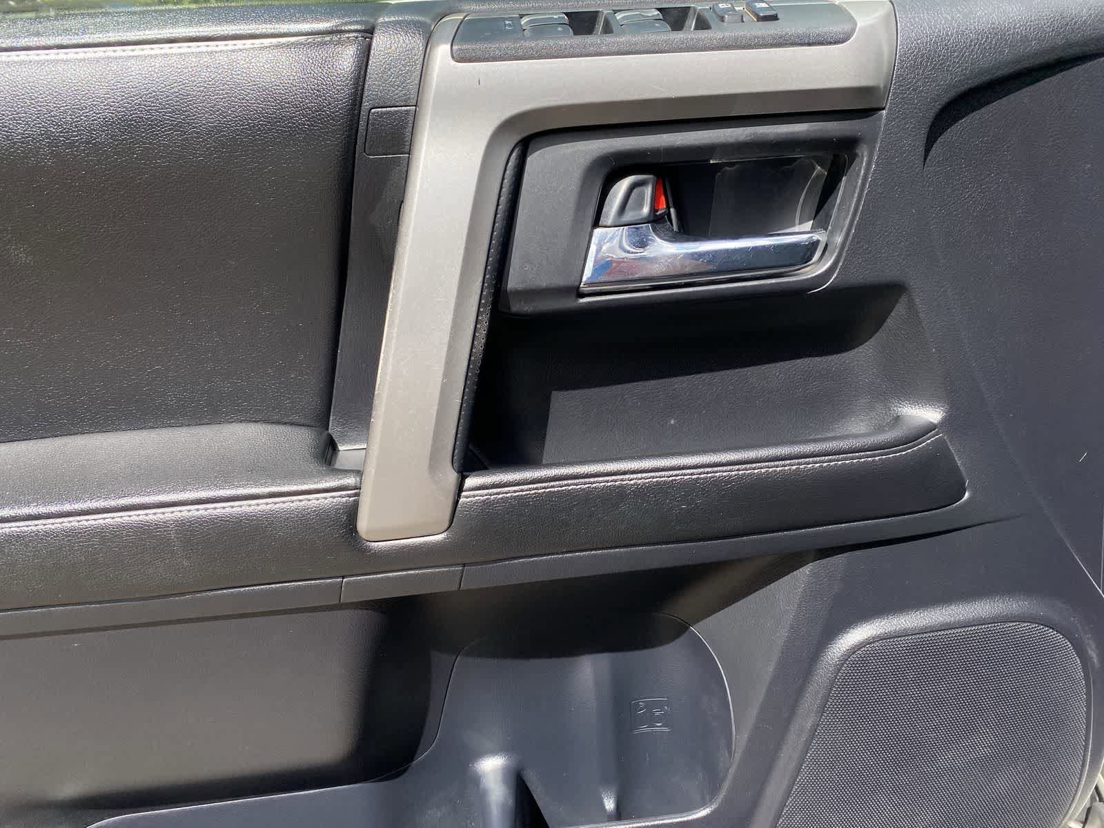 Thumbnail: 2014 Toyota 4Runner - 15