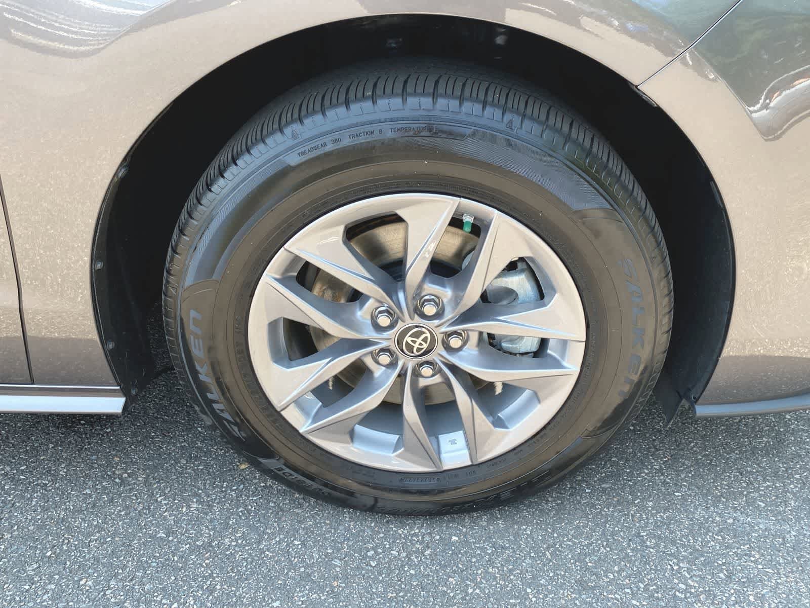 2023 Toyota Sienna LE 14