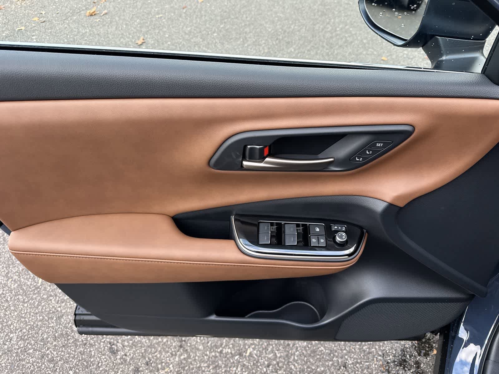 Thumbnail: 2025 Toyota Crown Signia - 17