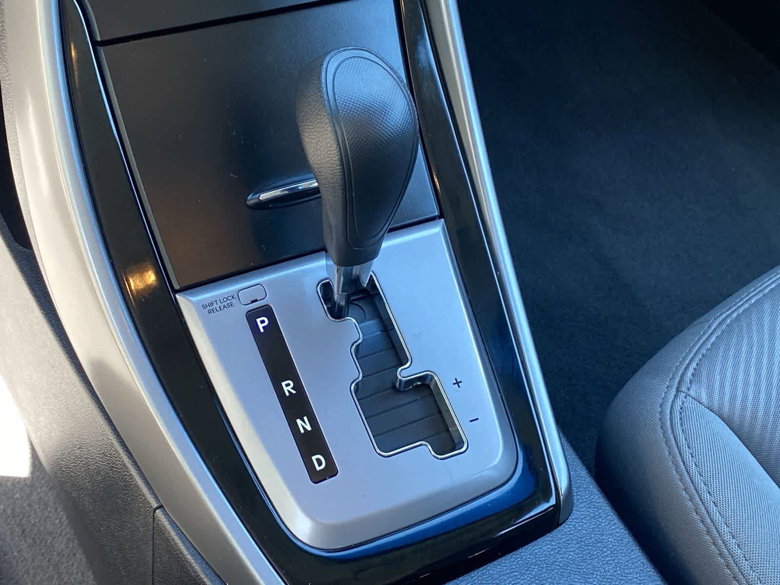 Thumbnail: 2013 Hyundai Elantra - 27