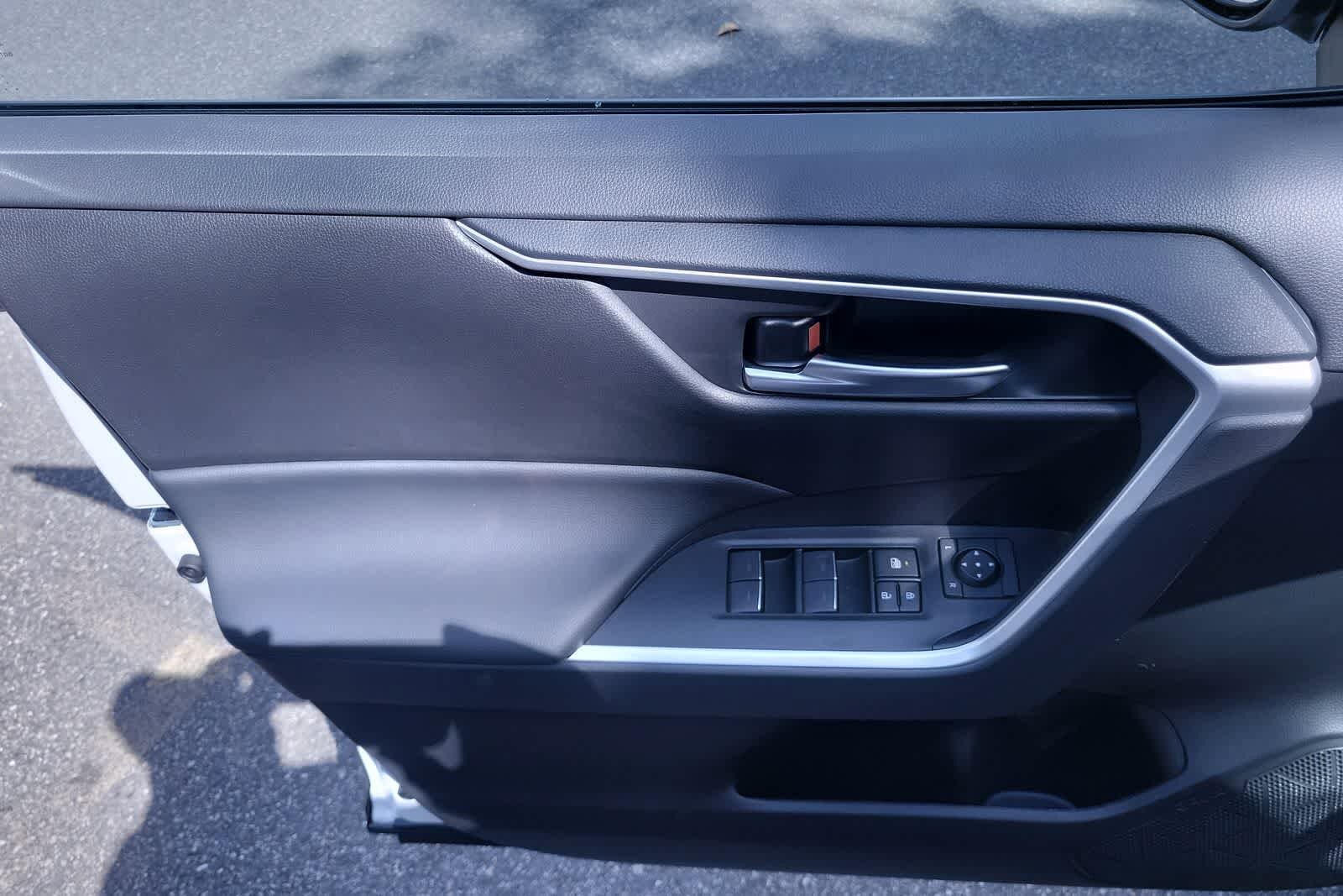 Thumbnail: 2025 Toyota RAV4 - 19