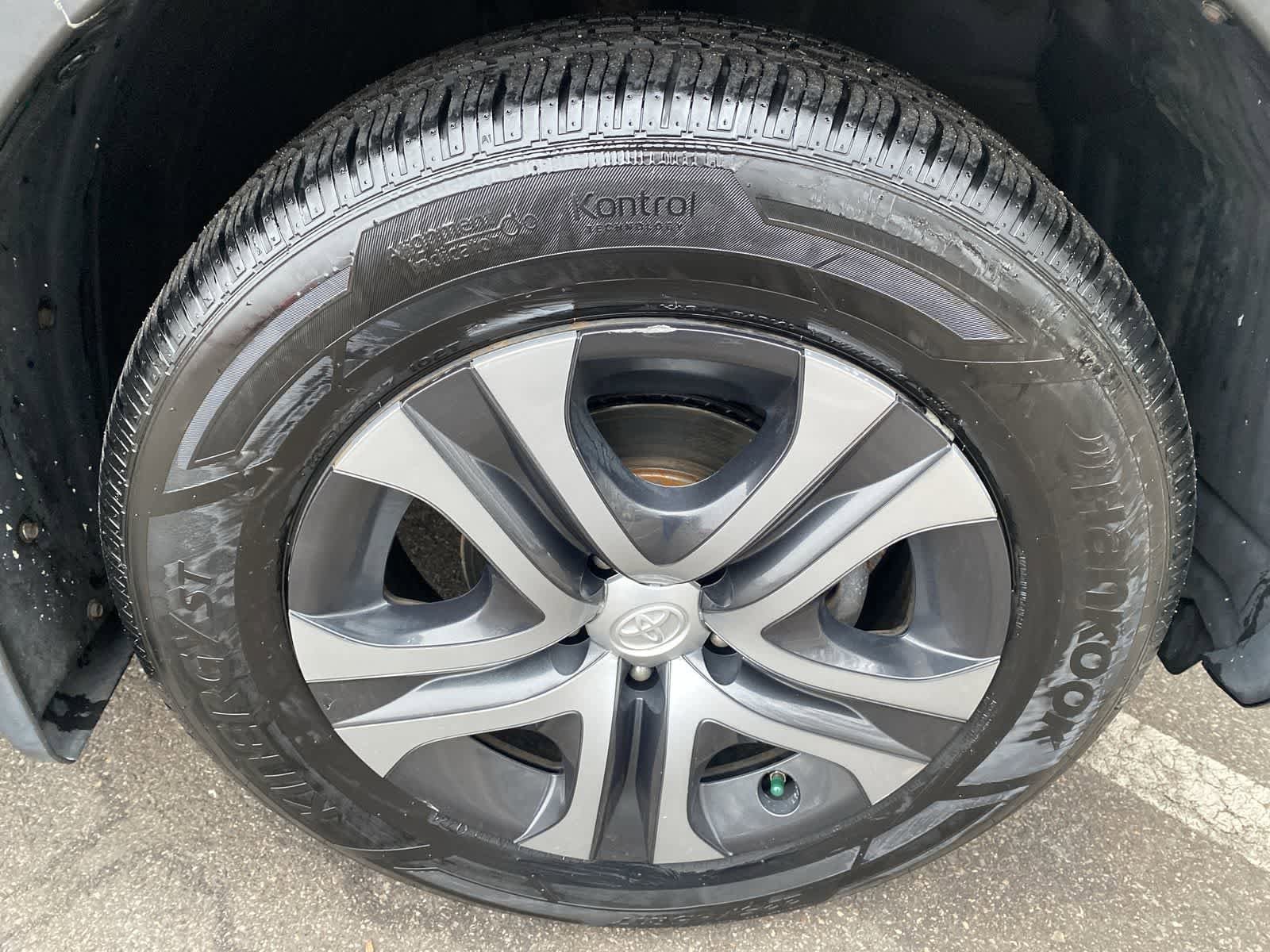 Thumbnail: 2018 Toyota RAV4 - 20