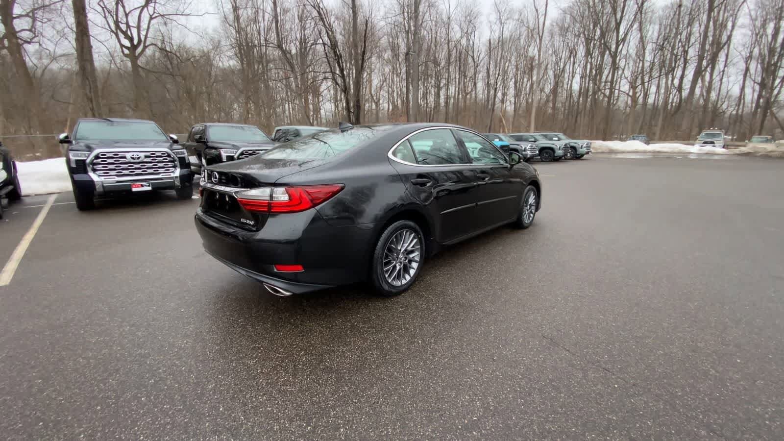 Thumbnail: 2018 Lexus ES - 11