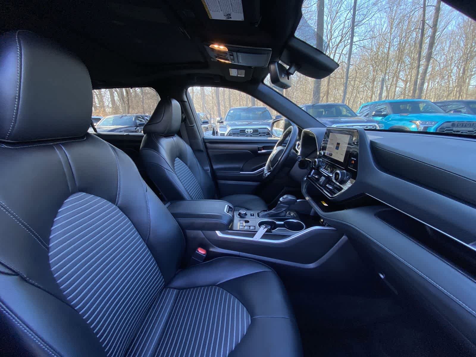 Thumbnail: 2025 Toyota Highlander - 24