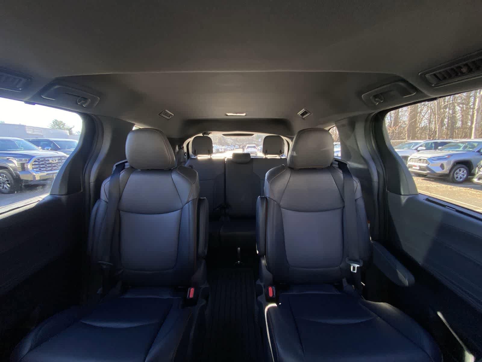 Thumbnail: 2023 Toyota Sienna - 28