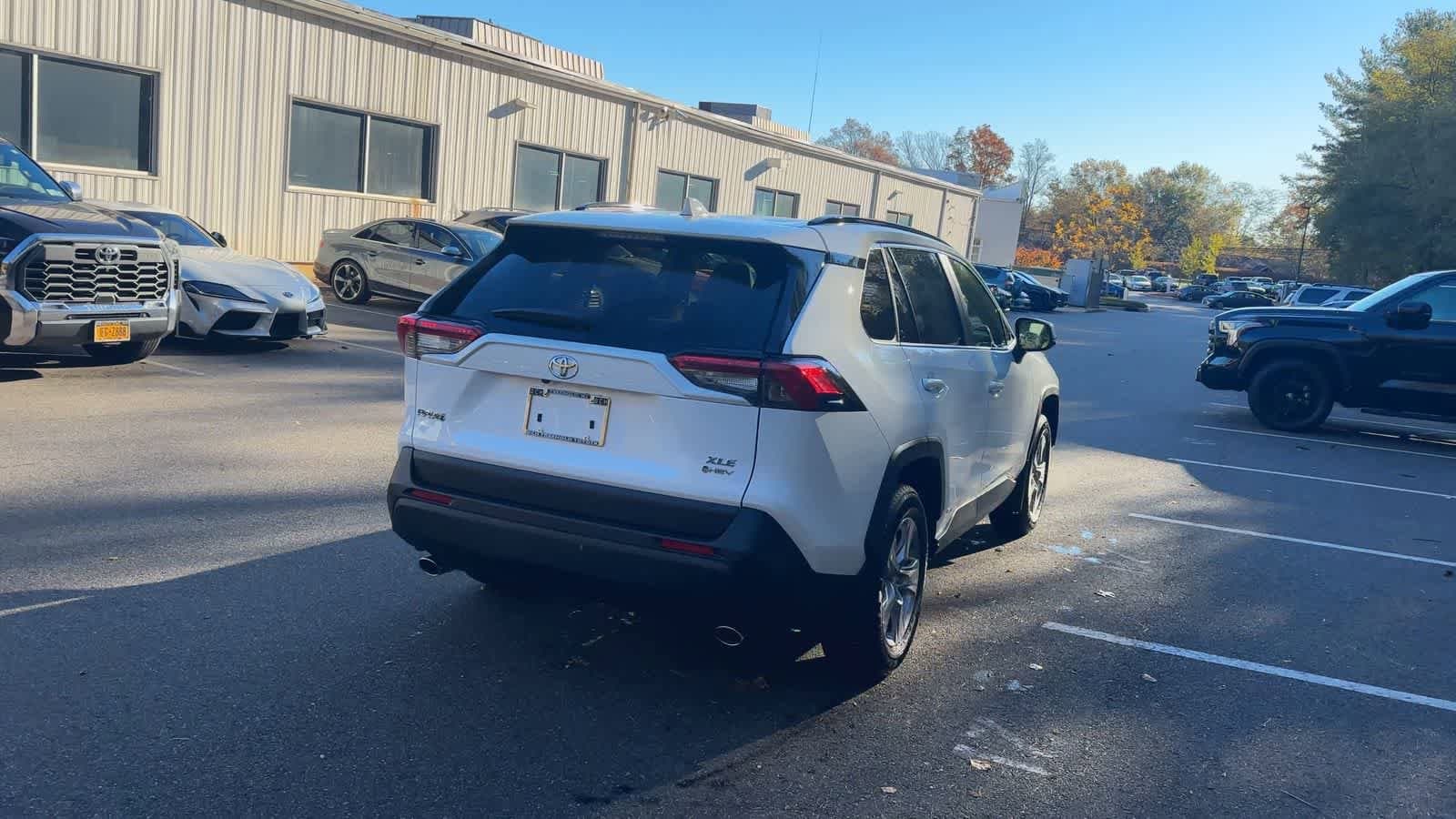 Thumbnail: 2025 Toyota RAV4 - 8