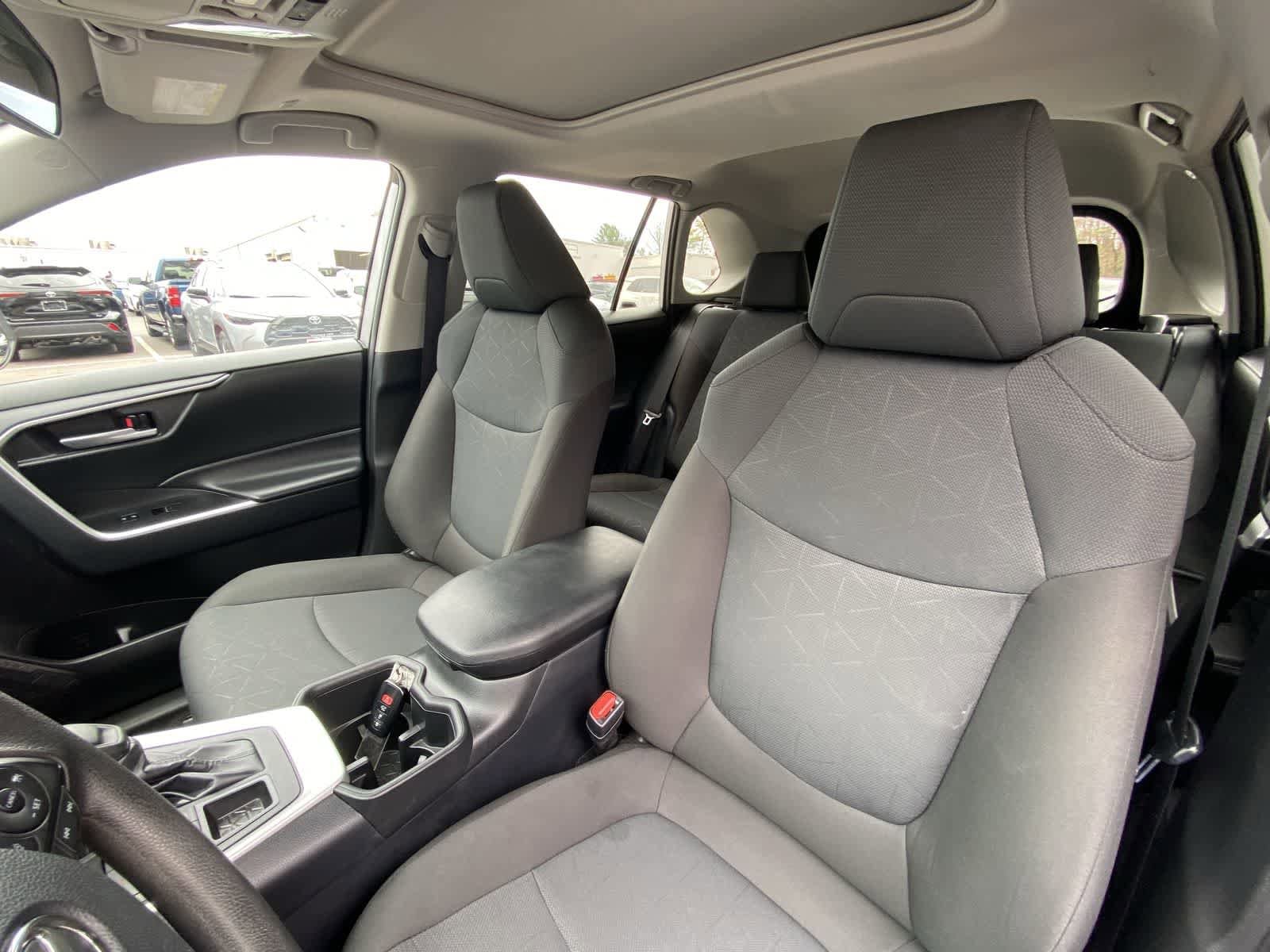 Thumbnail: 2025 Toyota RAV4 - 18