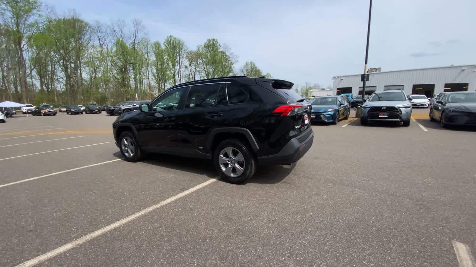 Thumbnail: 2025 Toyota RAV4 - 9