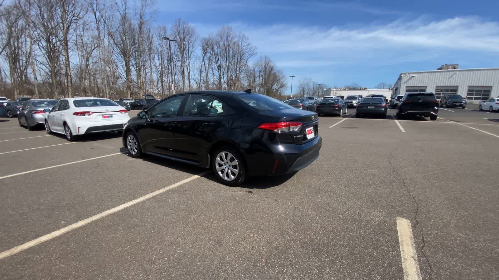 Thumbnail: 2025 Toyota Corolla - 9