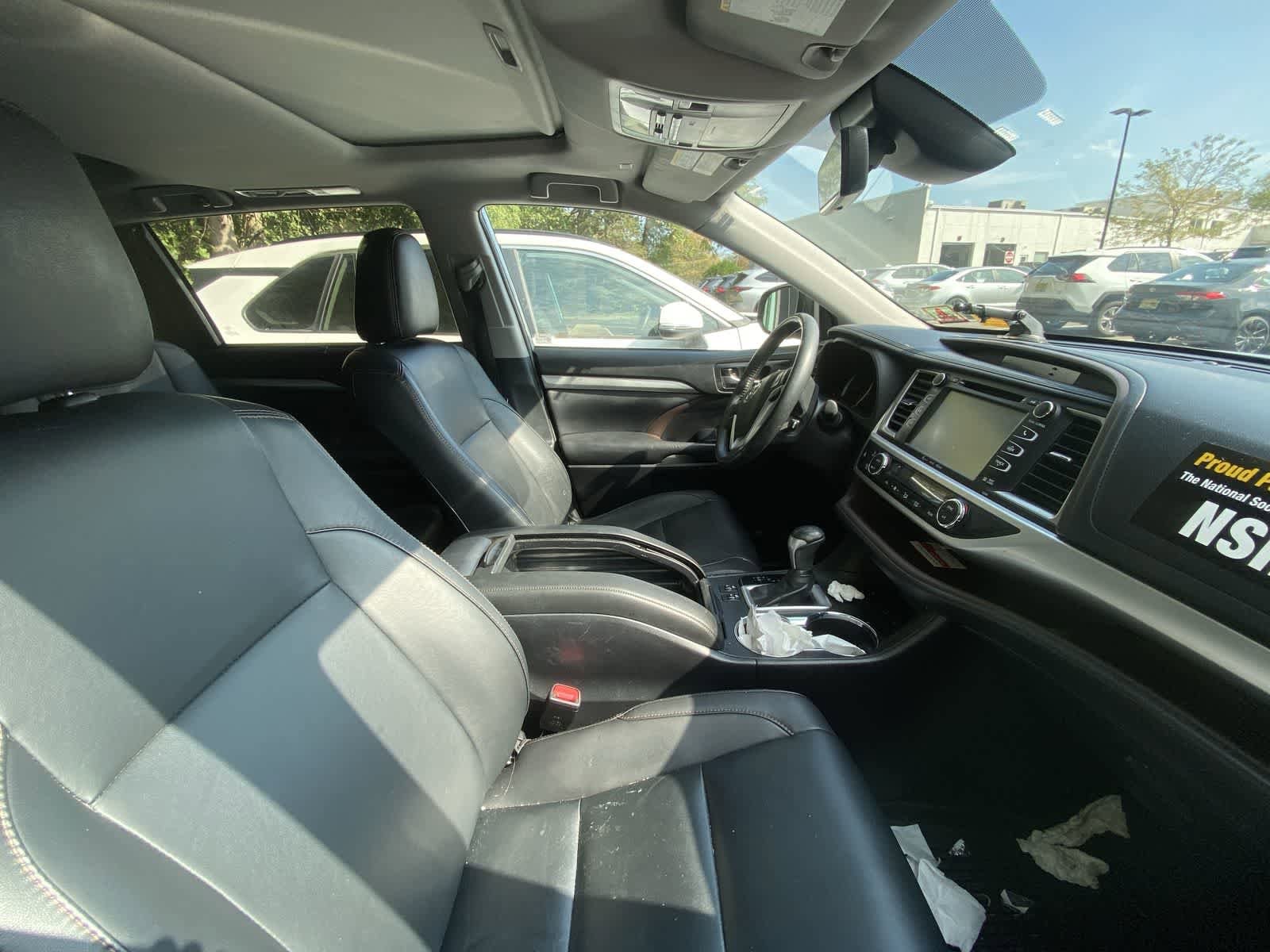 Thumbnail: 2019 Toyota Highlander - 5