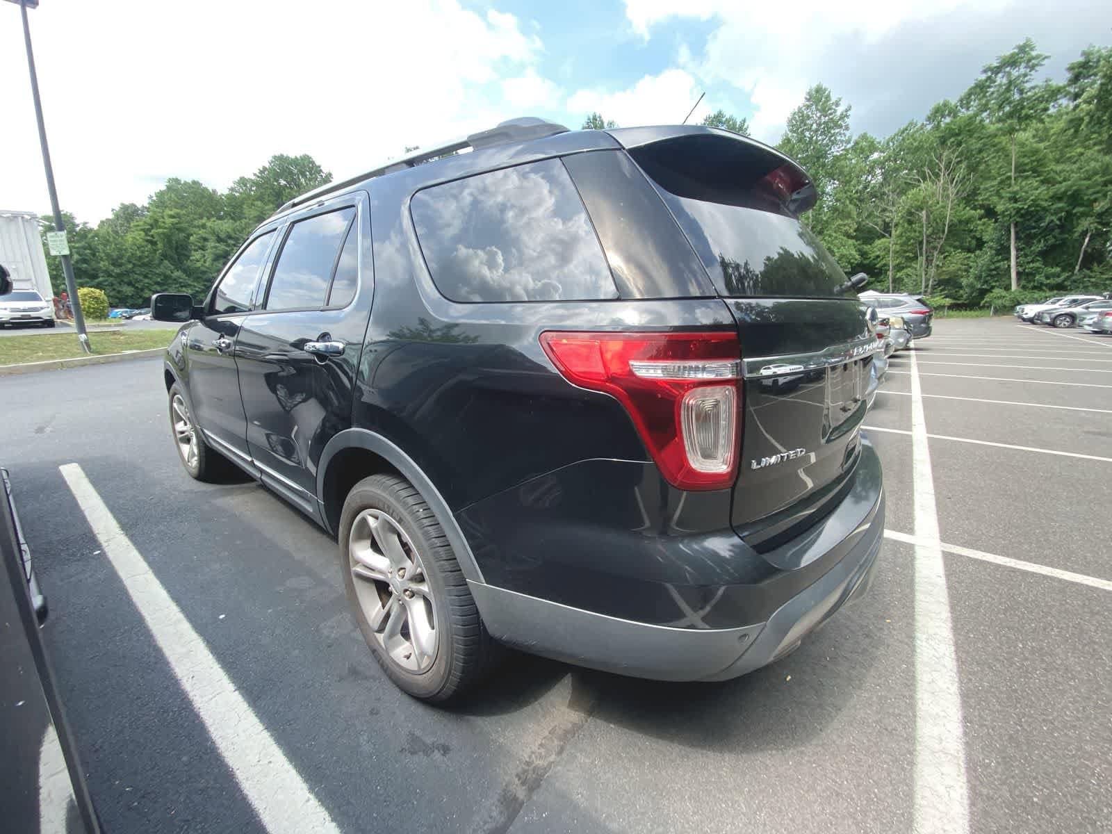 Thumbnail: 2015 Ford Explorer - 9