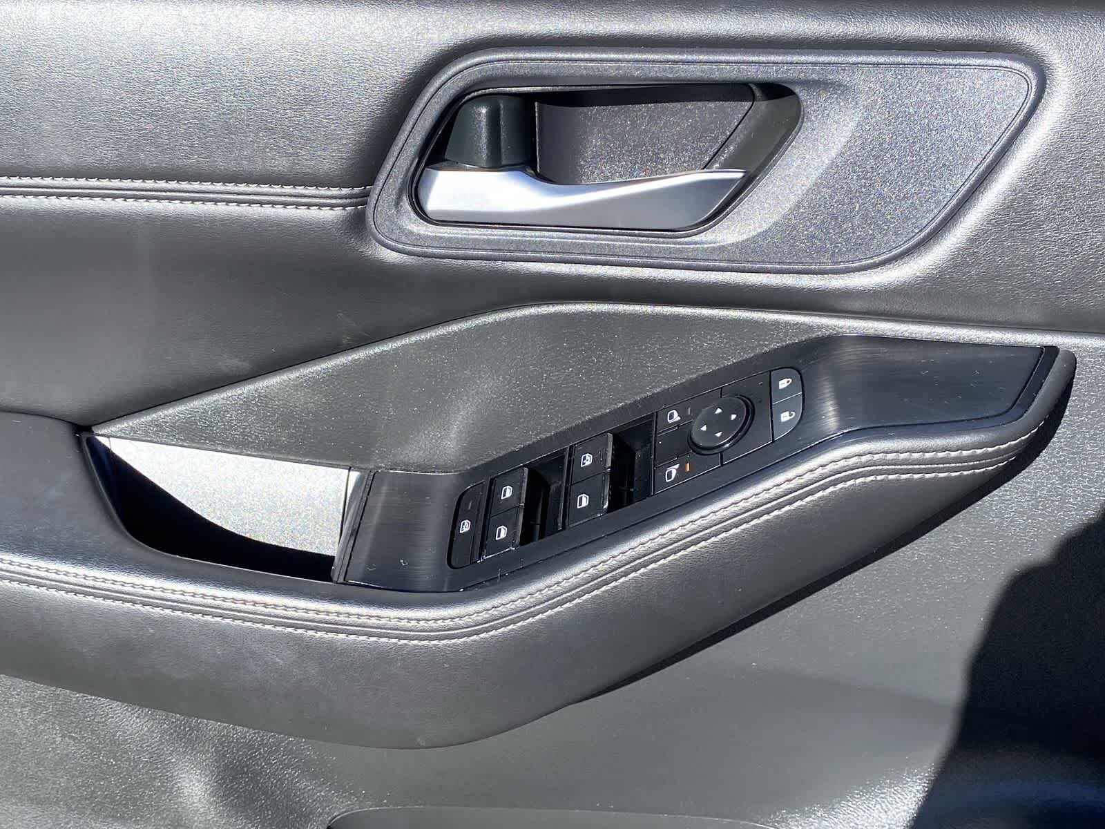 Thumbnail: 2023 Nissan Rogue - 29