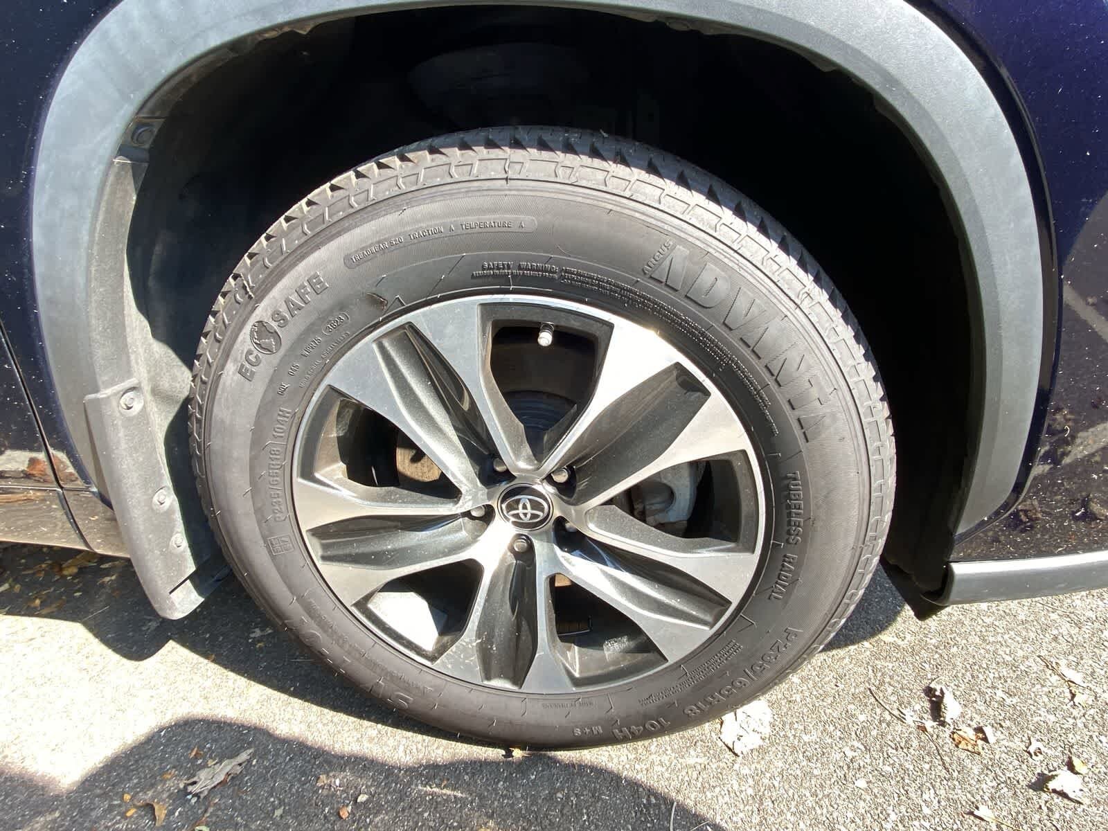 2022 Toyota Highlander XLE photo 4