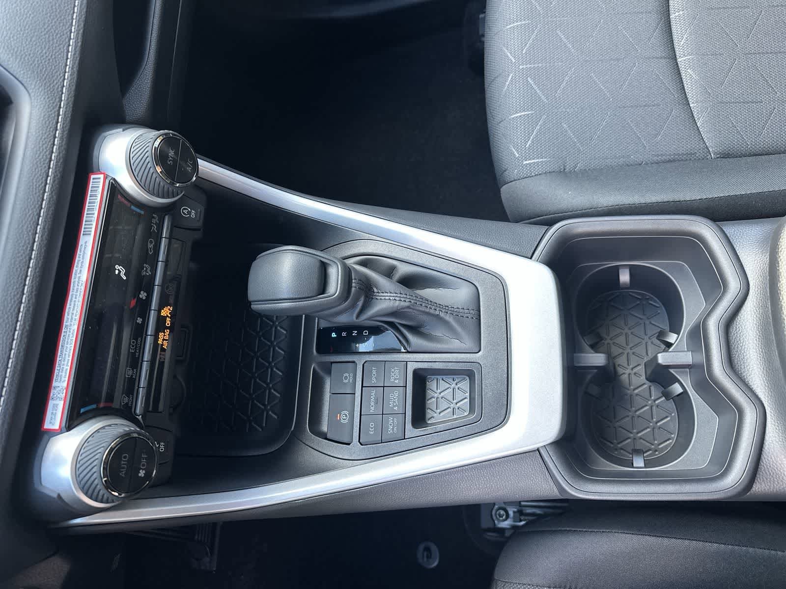 Thumbnail: 2025 Toyota RAV4 - 21