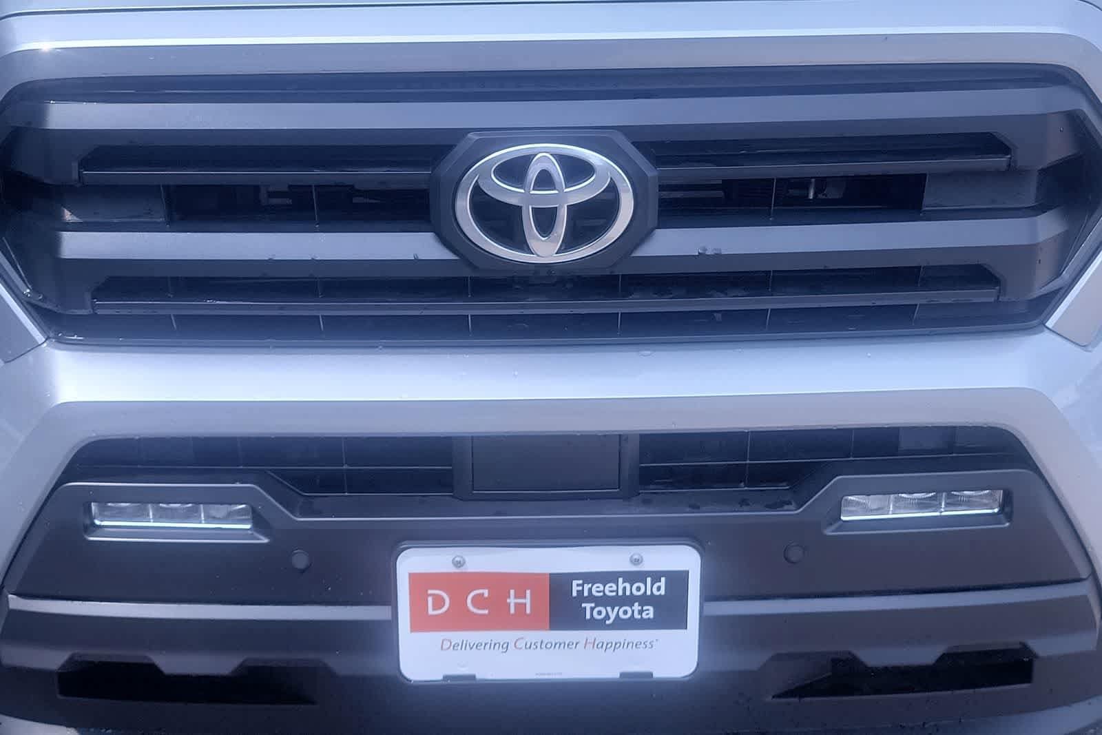 2025 Toyota Tacoma SR5 10