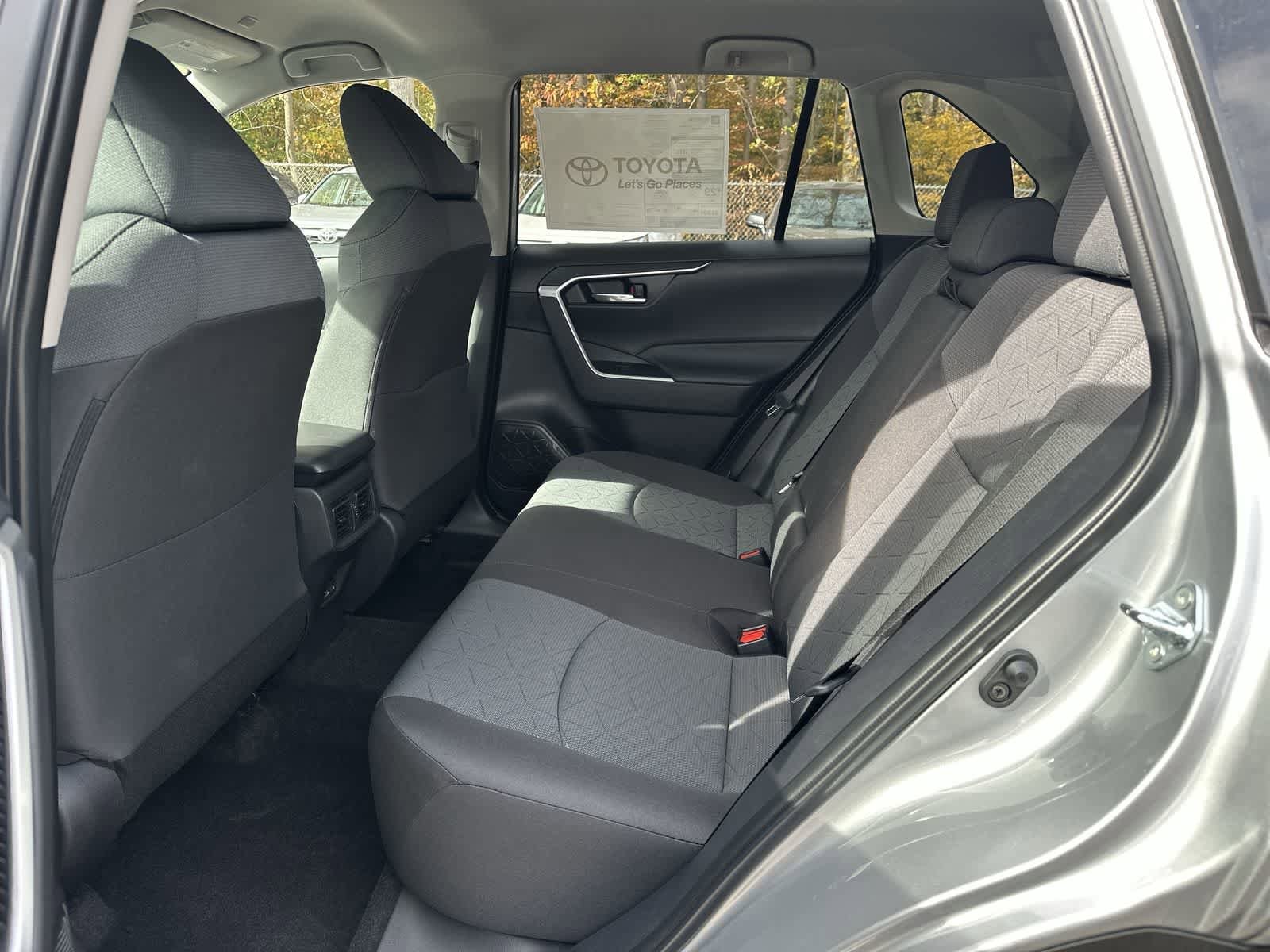 Thumbnail: 2025 Toyota RAV4 - 23