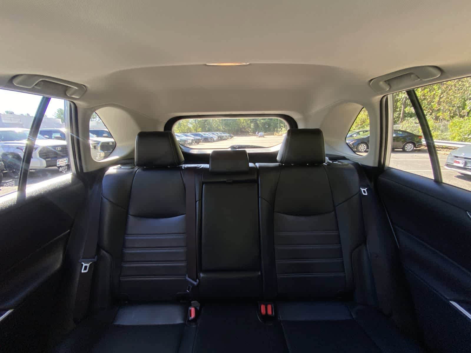 Thumbnail: 2021 Toyota RAV4 - 25