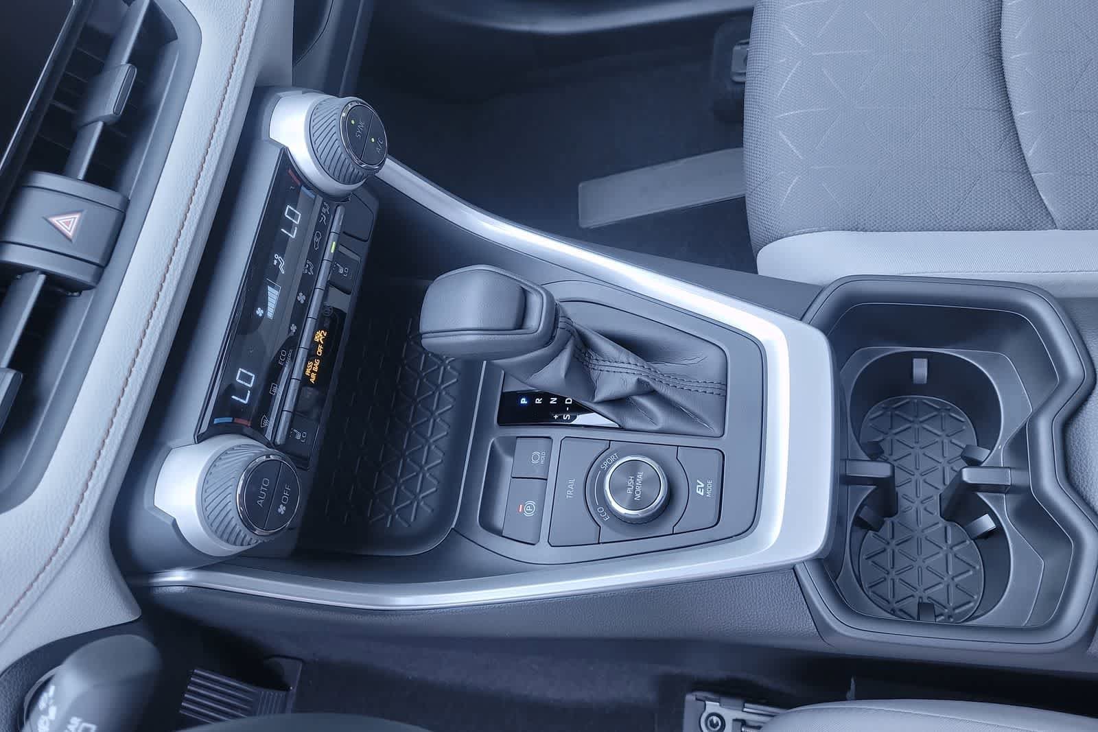 Thumbnail: 2025 Toyota RAV4 - 25