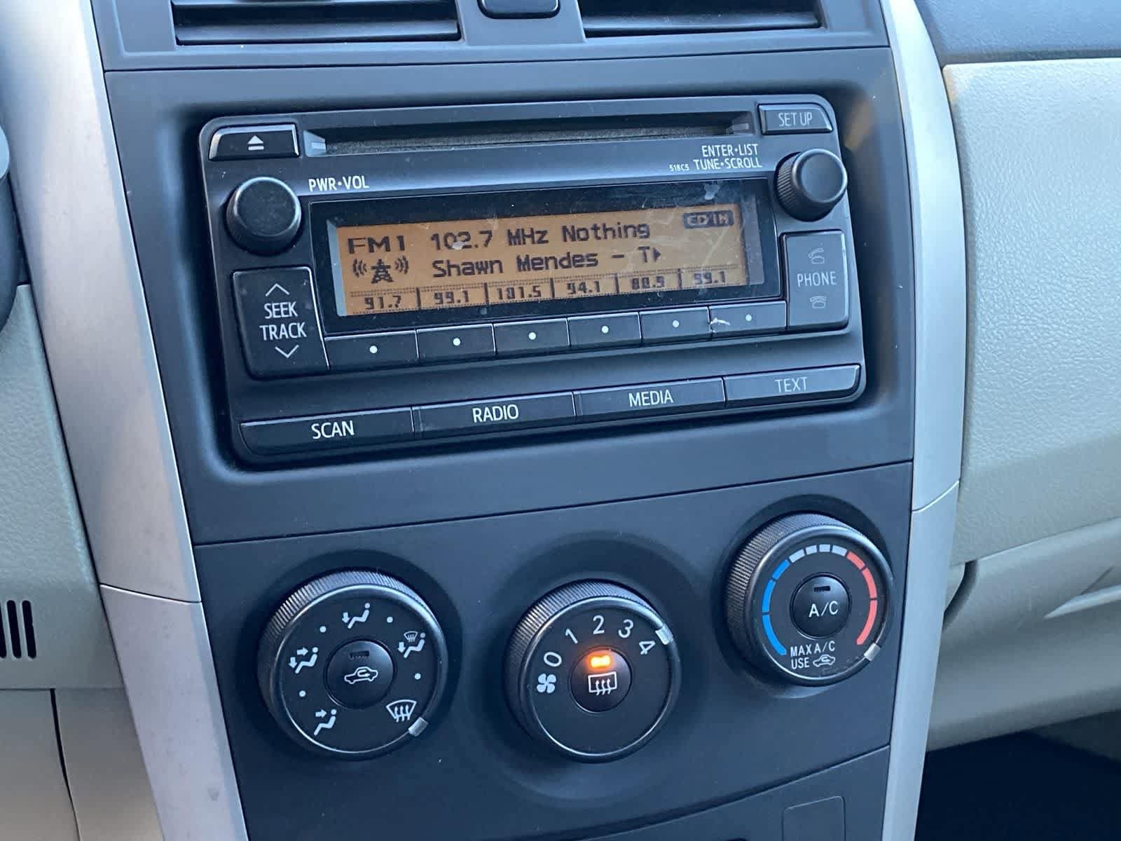 Thumbnail: 2013 Toyota Corolla - 35