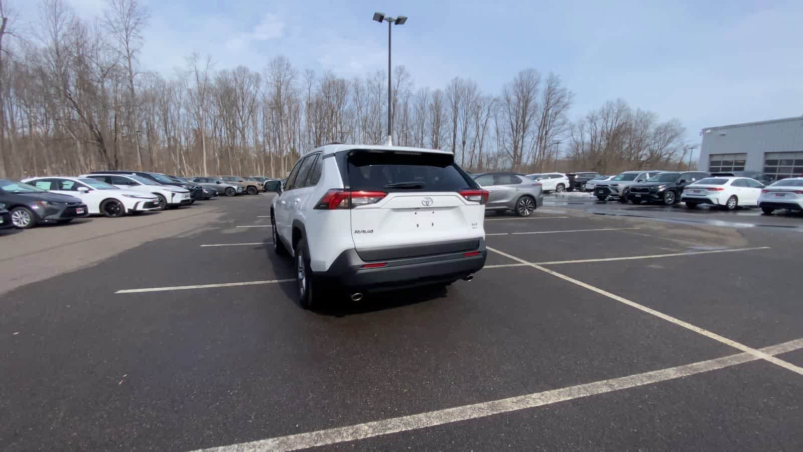 Thumbnail: 2025 Toyota RAV4 - 8