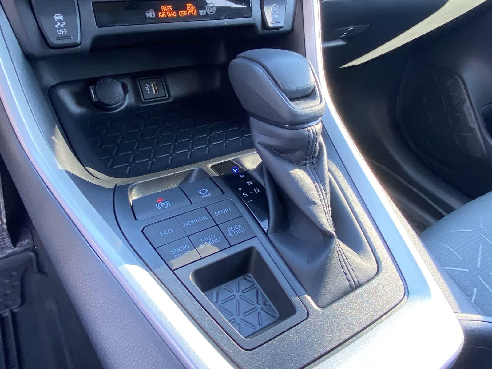 Thumbnail: 2025 Toyota RAV4 - 36