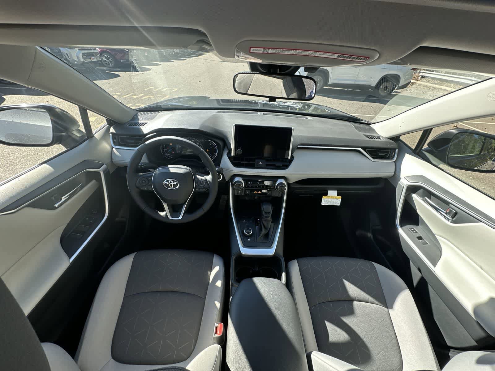 Thumbnail: 2025 Toyota RAV4 - 30