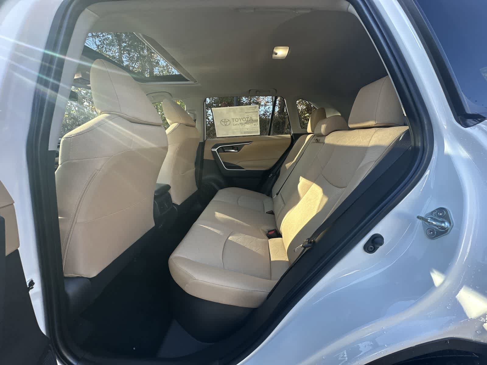 Thumbnail: 2025 Toyota RAV4 - 28