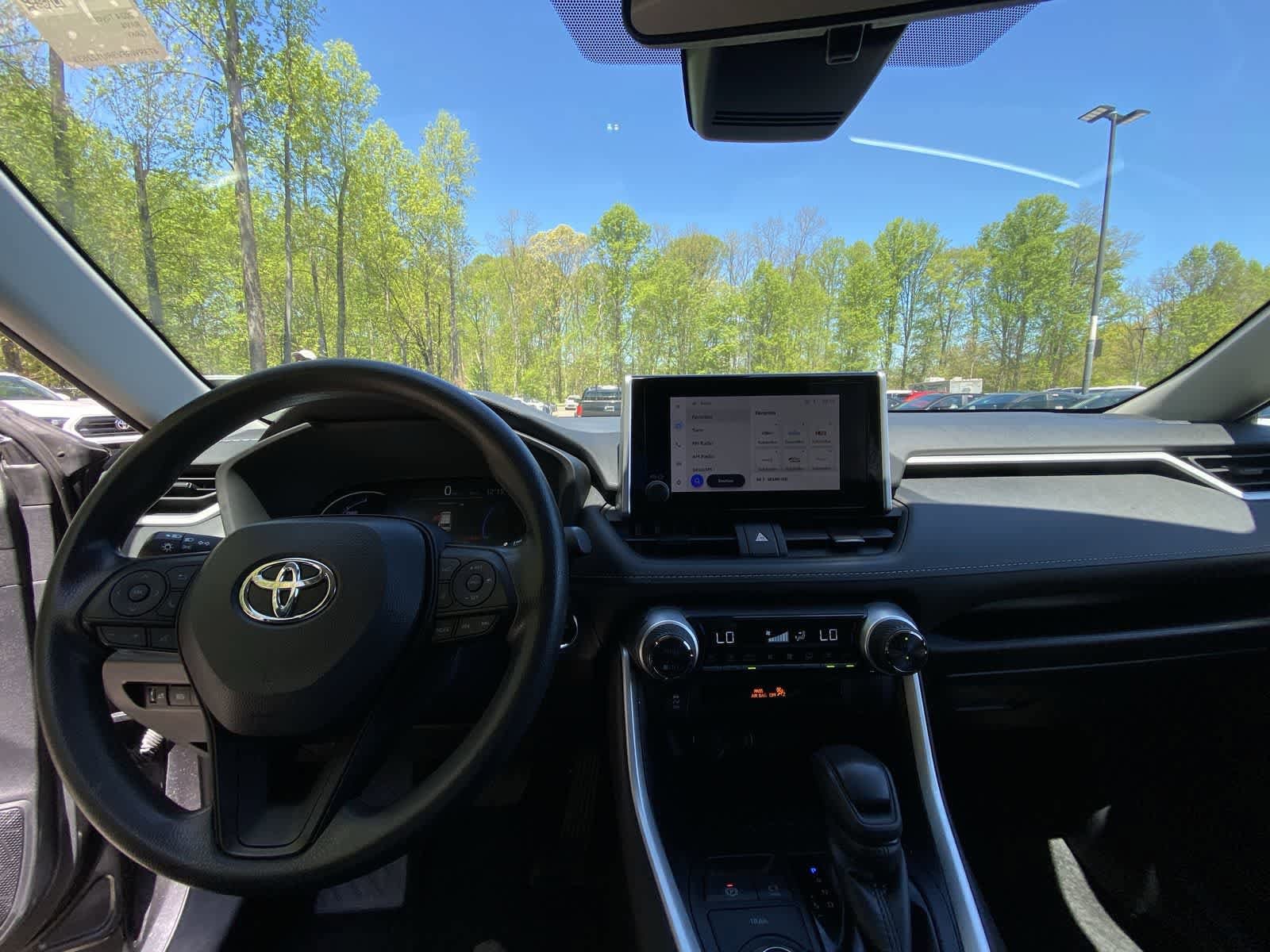 Thumbnail: 2024 Toyota RAV4 - 18