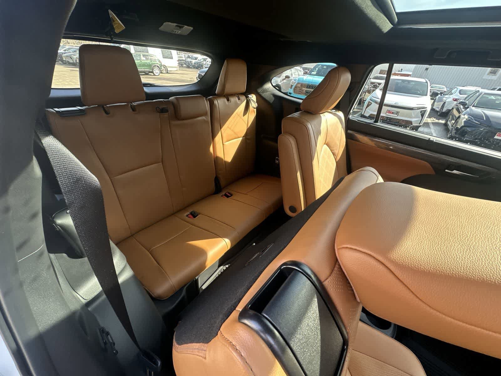 Thumbnail: 2025 Toyota Highlander - 38