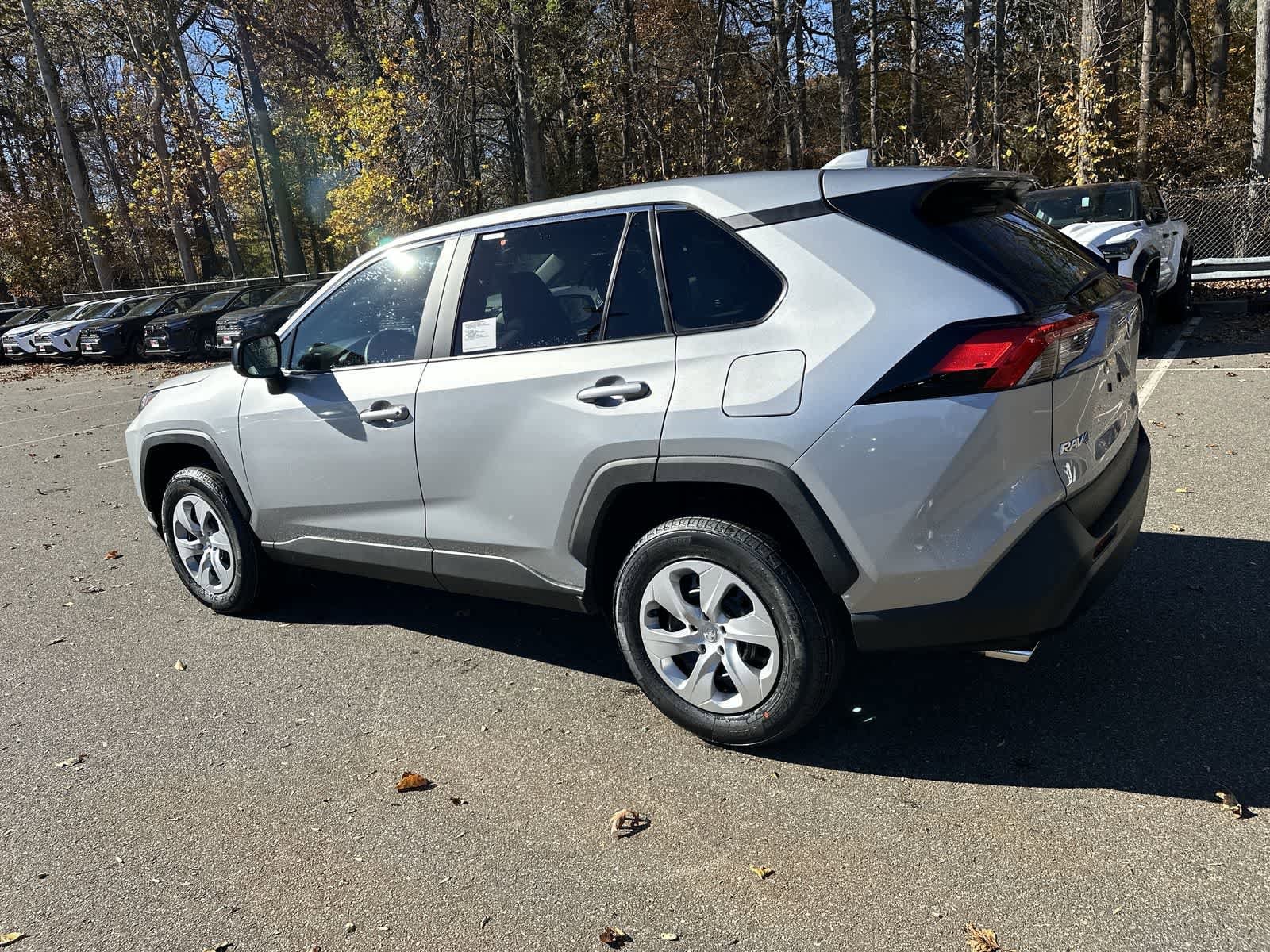 Thumbnail: 2025 Toyota RAV4 - 10