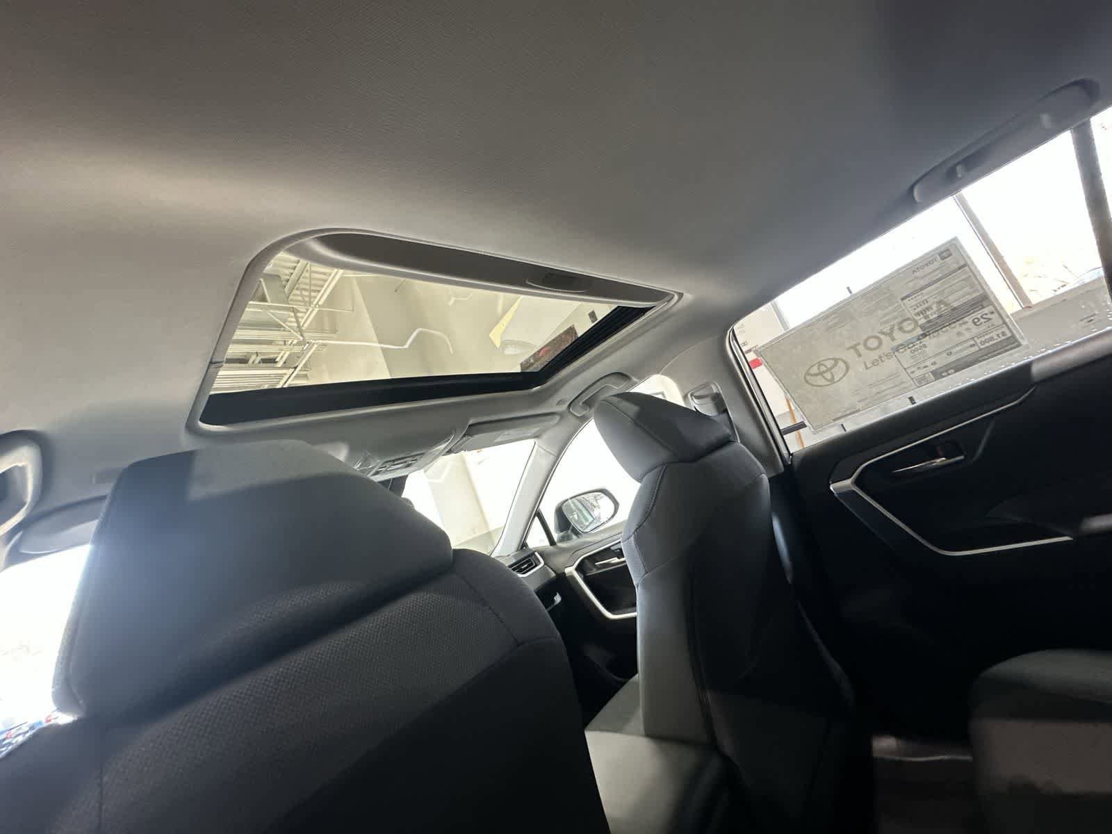 Thumbnail: 2025 Toyota RAV4 - 25