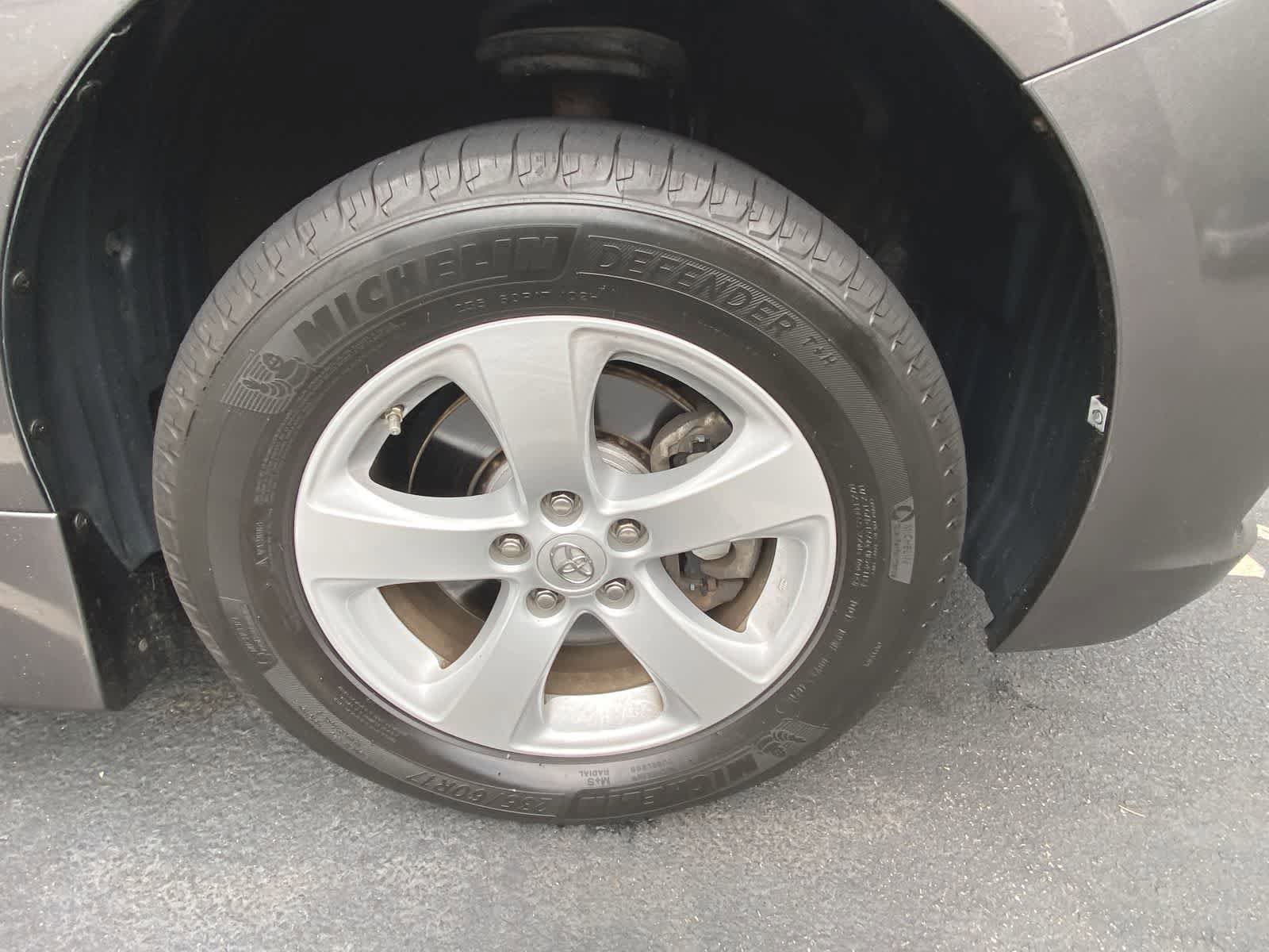 Thumbnail: 2016 Toyota Sienna - 5