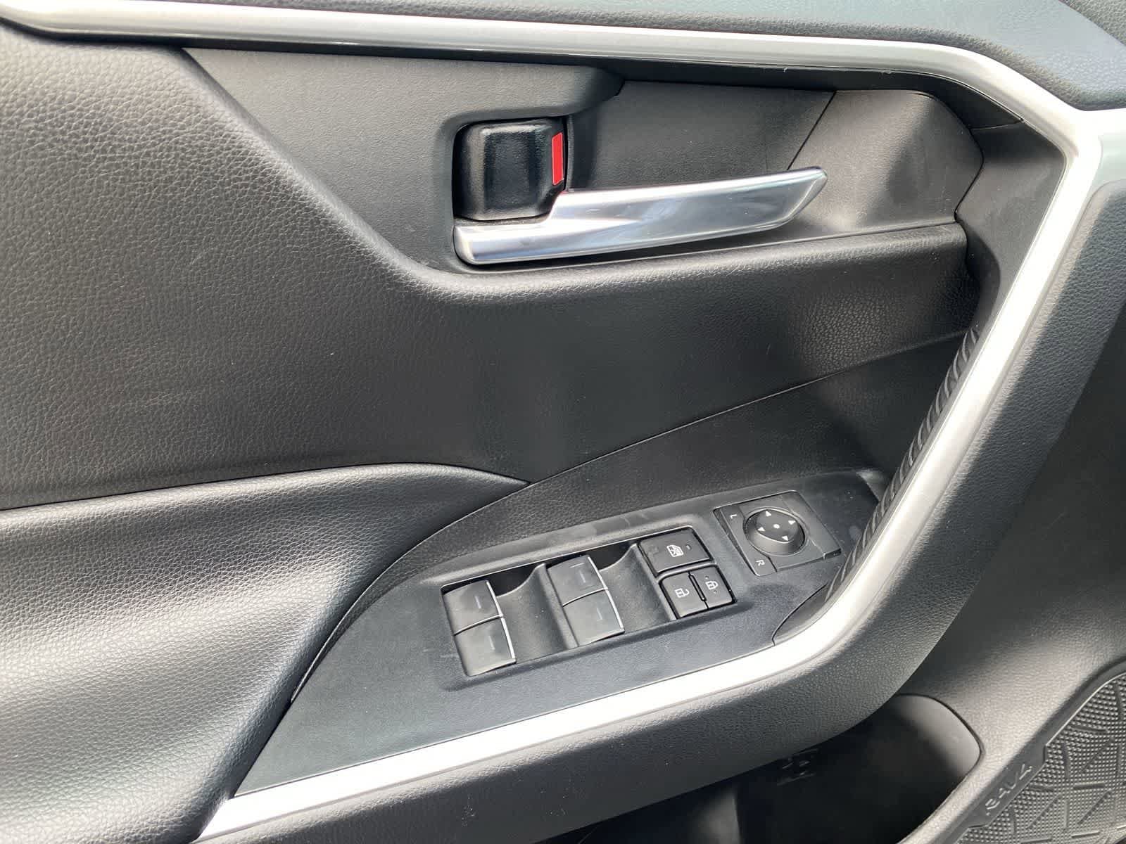 Thumbnail: 2024 Toyota RAV4 - 21