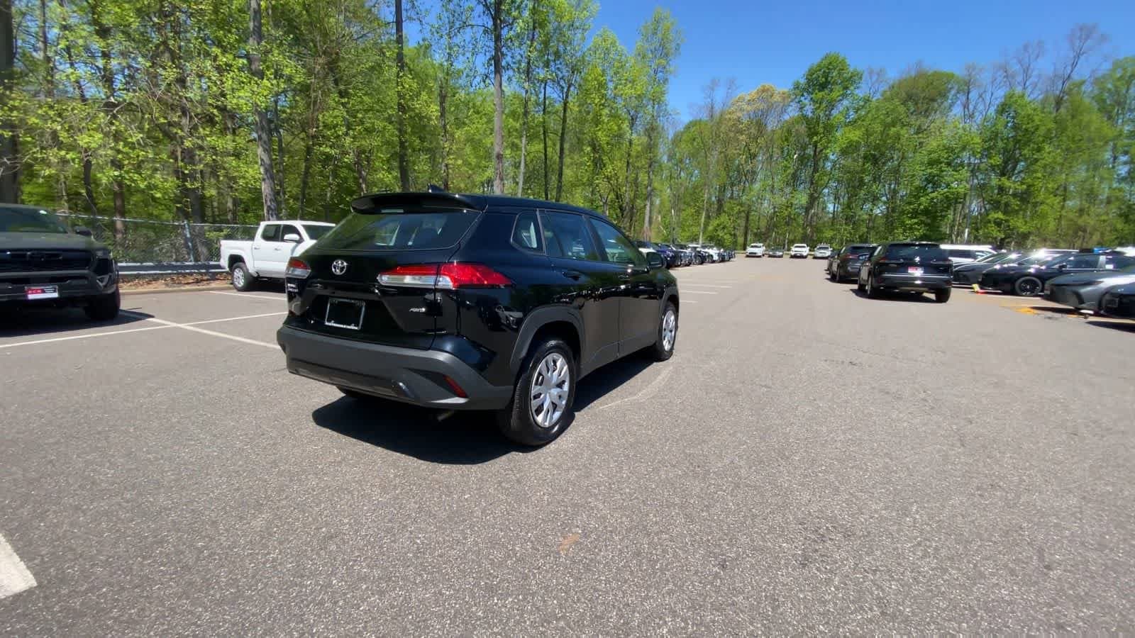 Thumbnail: 2023 Toyota Corolla Cross - 10