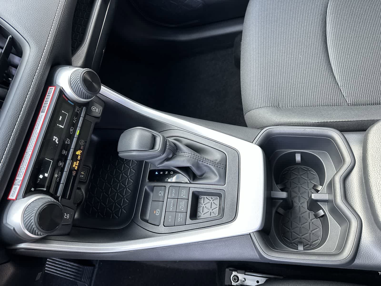 Thumbnail: 2025 Toyota RAV4 - 24