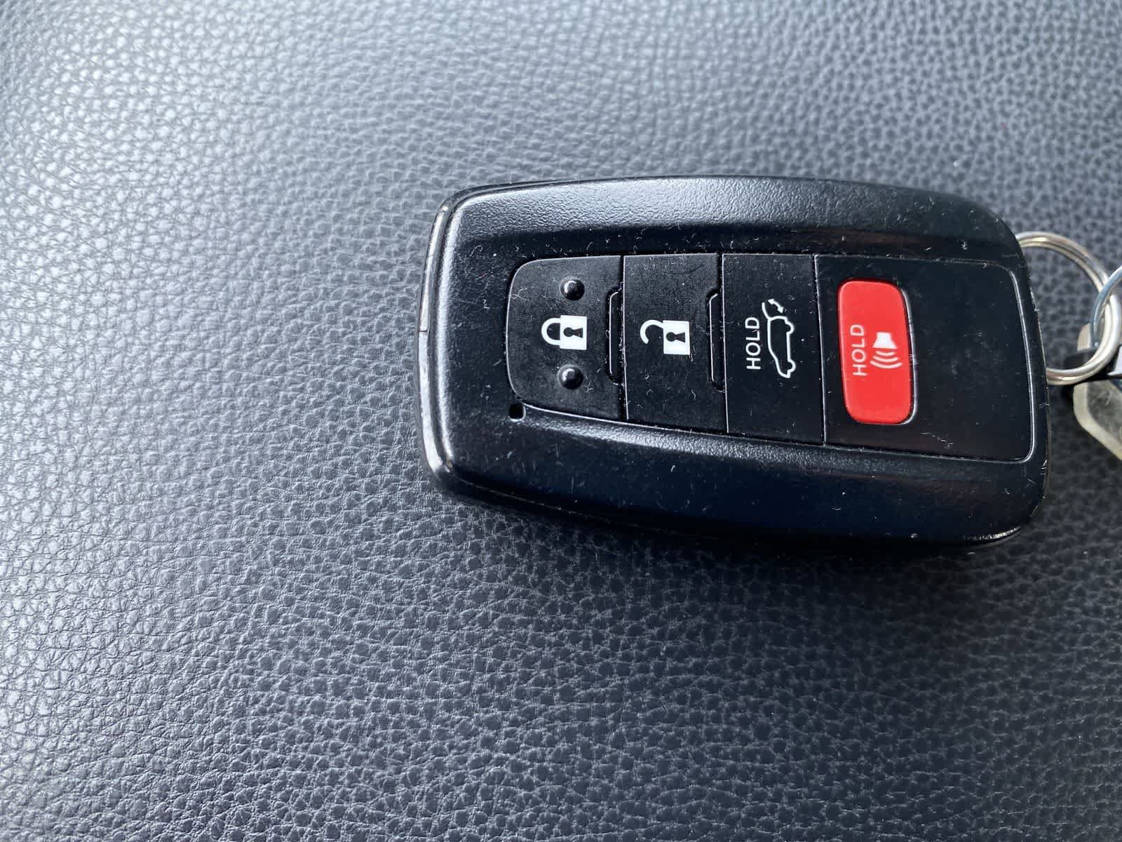 Thumbnail: 2025 Toyota RAV4 - 32