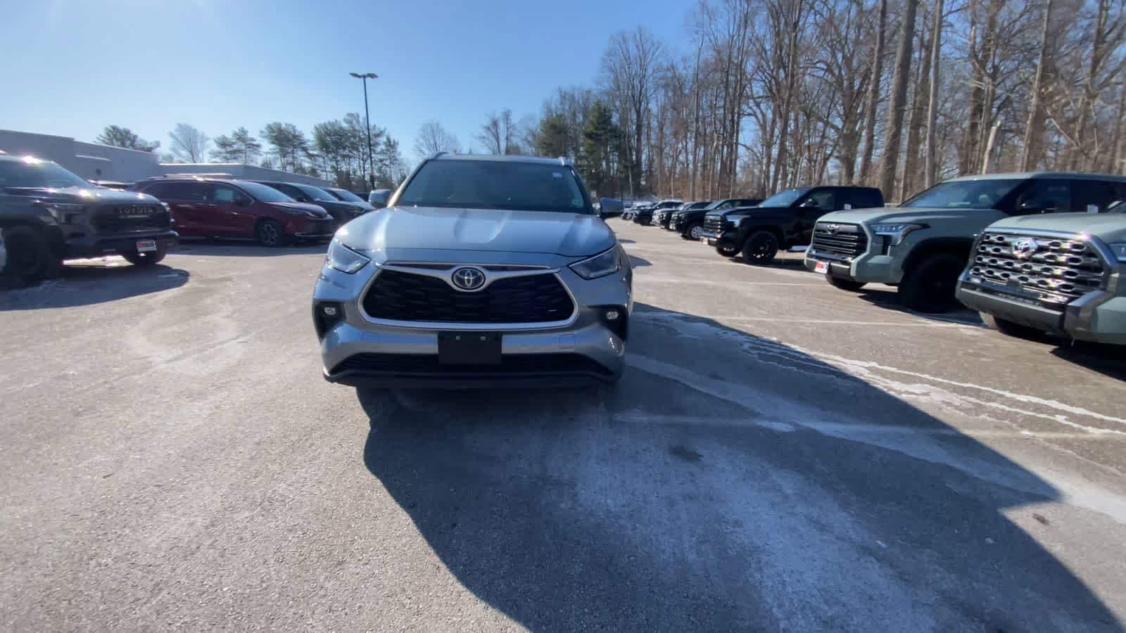 Thumbnail: 2021 Toyota Highlander - 6